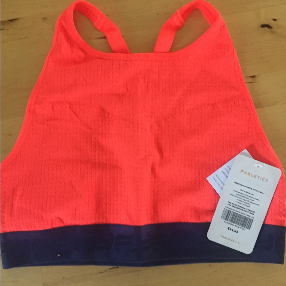 Fabletics NWT Scultpknit Wren sports bra